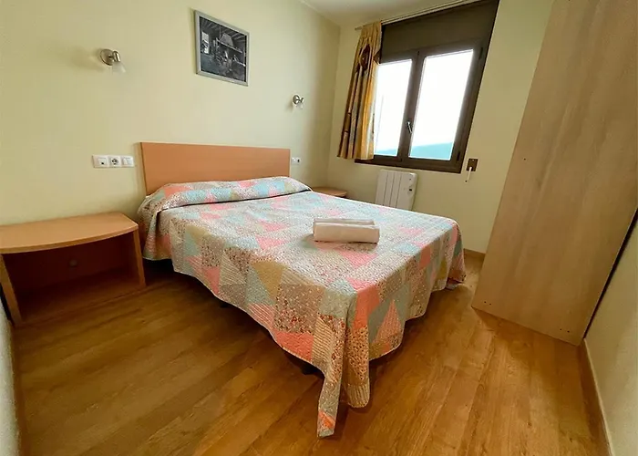 Apartamentos Pantebre 3000